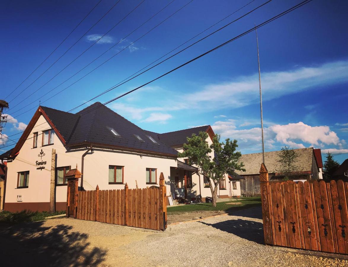 Famives Vendeghaz Bed & Breakfast Racul Dış mekan fotoğraf