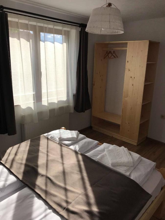 Famives Vendeghaz Bed & Breakfast Racul Dış mekan fotoğraf