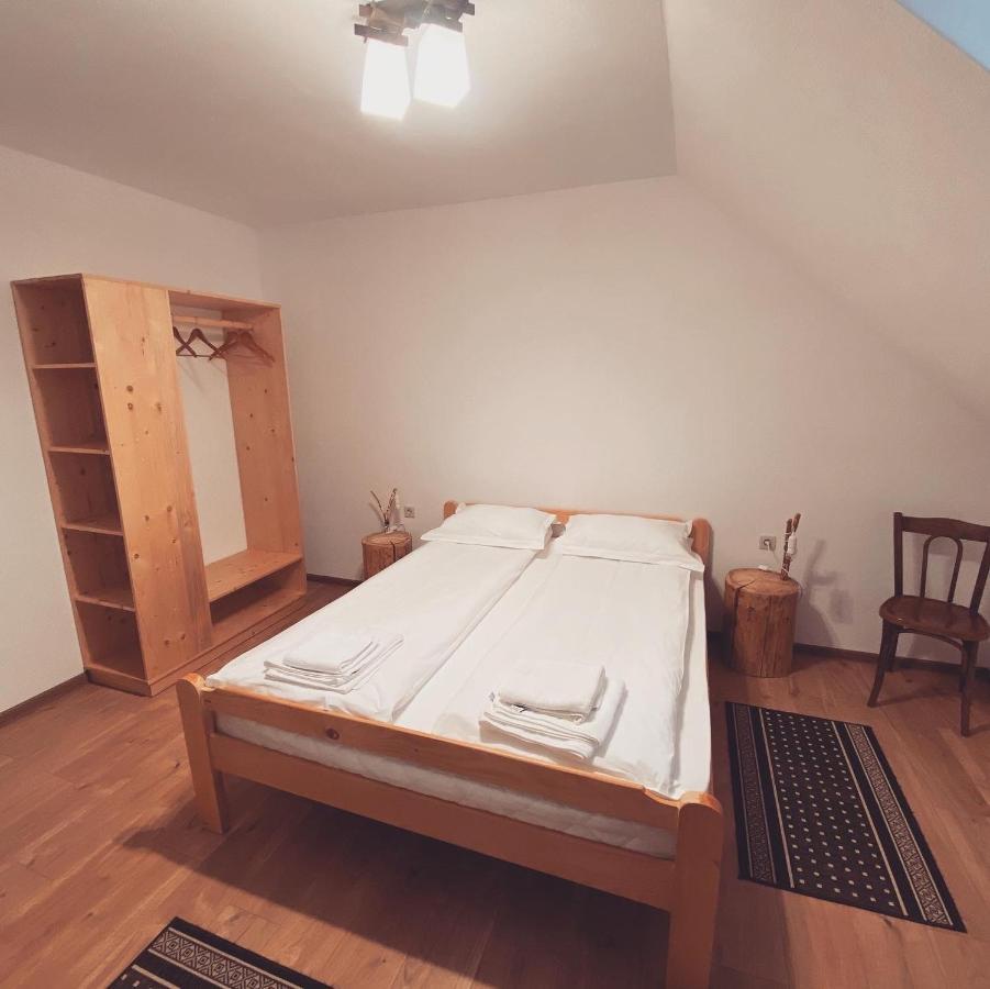 Famives Vendeghaz Bed & Breakfast Racul Dış mekan fotoğraf