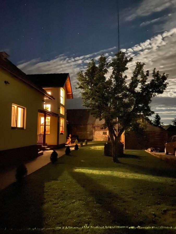 Famives Vendeghaz Bed & Breakfast Racul Dış mekan fotoğraf