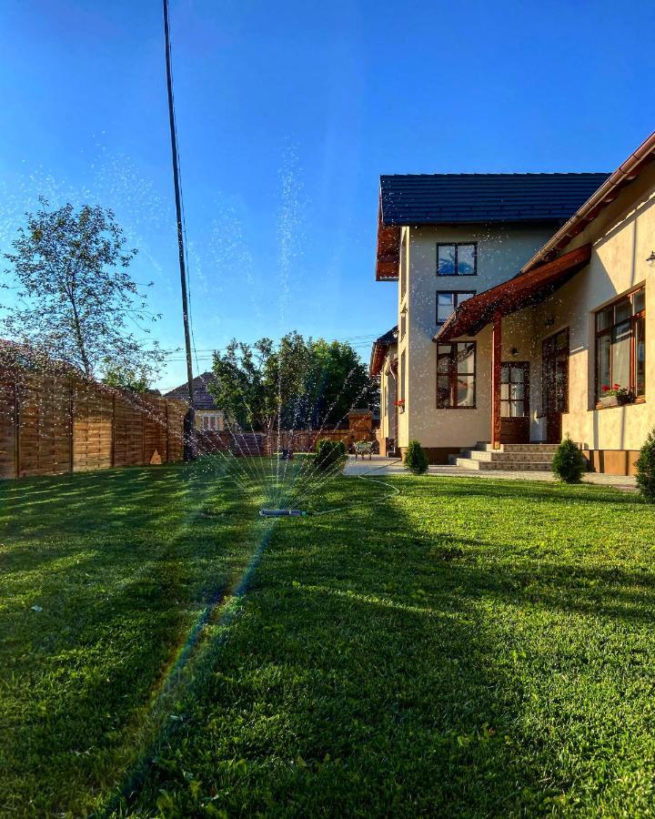 Famives Vendeghaz Bed & Breakfast Racul Dış mekan fotoğraf