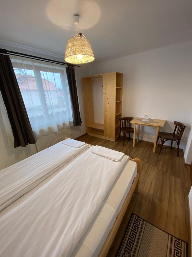 Famives Vendeghaz Bed & Breakfast Racul Dış mekan fotoğraf