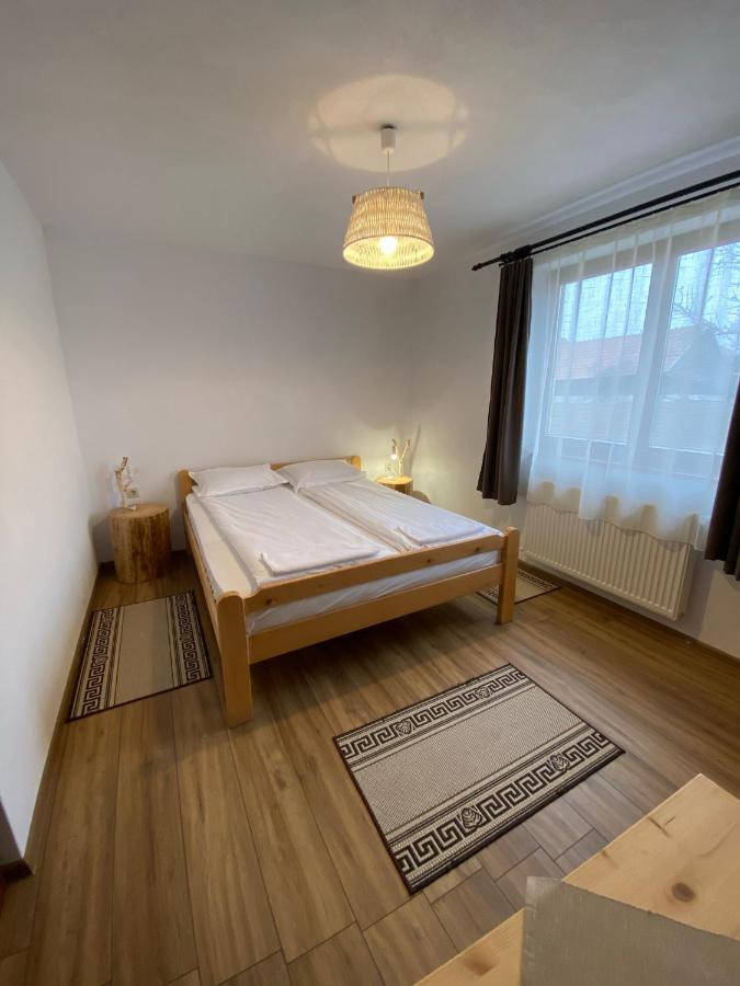 Famives Vendeghaz Bed & Breakfast Racul Dış mekan fotoğraf