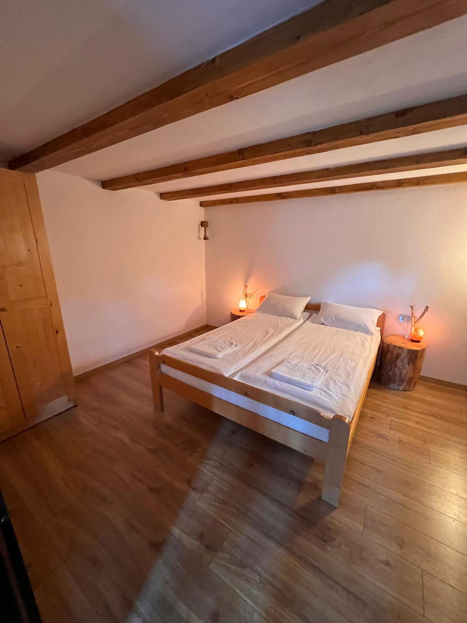 Famives Vendeghaz Bed & Breakfast Racul Dış mekan fotoğraf