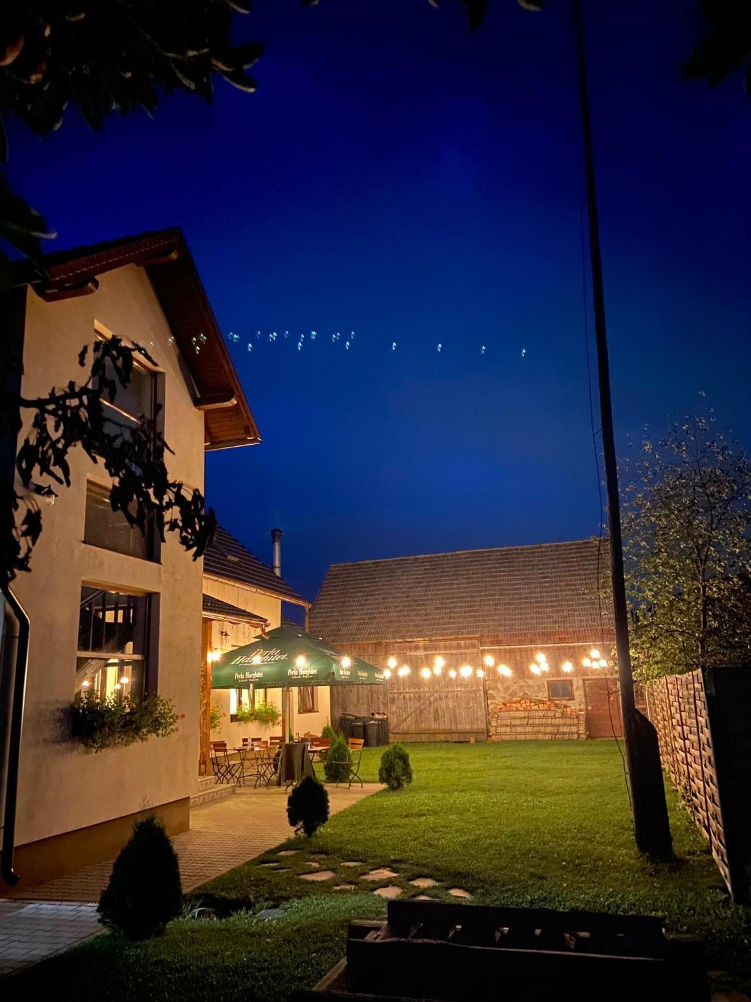 Famives Vendeghaz Bed & Breakfast Racul Dış mekan fotoğraf