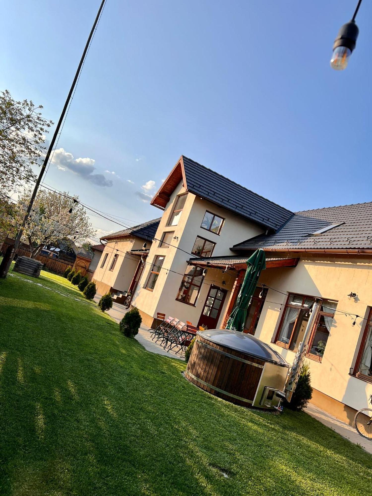 Famives Vendeghaz Bed & Breakfast Racul Dış mekan fotoğraf